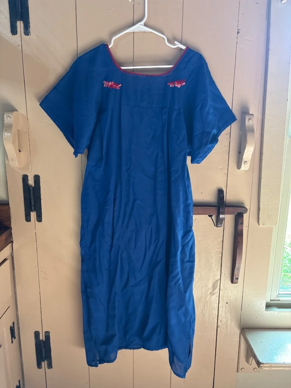 Vintage dress, pink/red embroidered blue dress - Picture 3 of 4